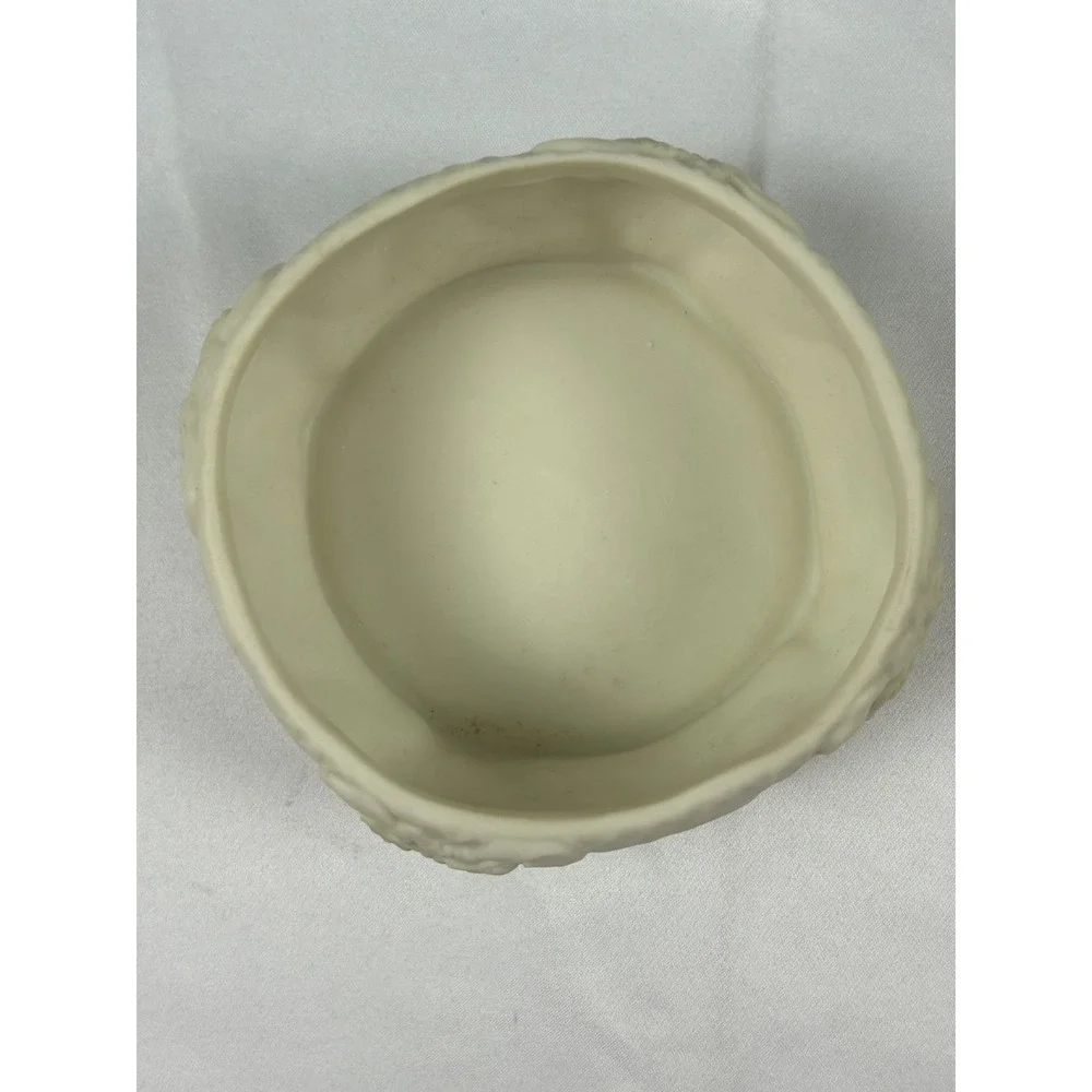 Vintage 1980's Porcelain Bisque Ivory W/lid Trinket‎ Jewelry Vanity Box w Roses